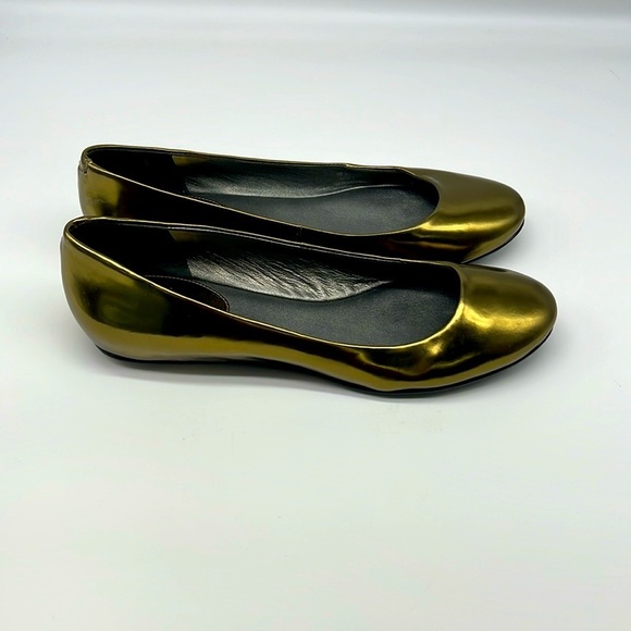 Cole Haan - Gold Shiny Leather Round Toe Lightweight Slip On Ballet Flats SZ 8 - Picture 1 of 15